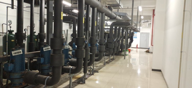 中央空调检修中 (1).jpg